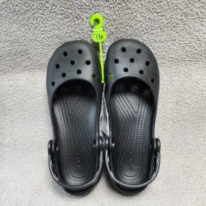 크록스 클래식 발레 플랫 샌들 블랙 211994-001