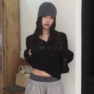 락케이크 Classic Henly Neck Top - Black 3456596 409737