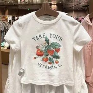 ( )여름 대학생 캠퍼스 룩 여자 크롭 딸기 반팔 티셔츠