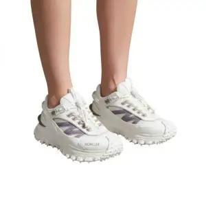 [몽클레르] 몽클레어 여성 화이트 스니커즈 L109B 4M00130 M8442 035 153258460