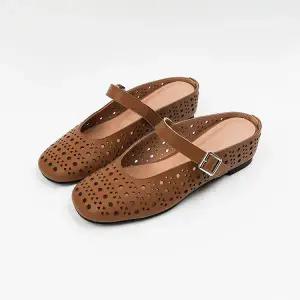 [롯데백화점]신난다슈 여성 뮬 슬리퍼 힐 4cm 웨지 블로퍼 샌들 힐 소가죽 펀칭 통굽 GDR263103 브라운