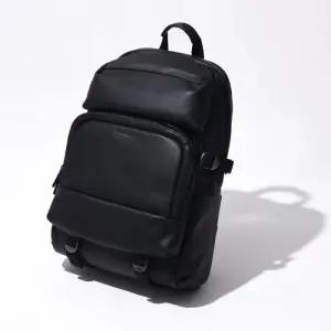 만다리나덕 백팩 남성 시그니처 회사원 직장인 대학생 가방