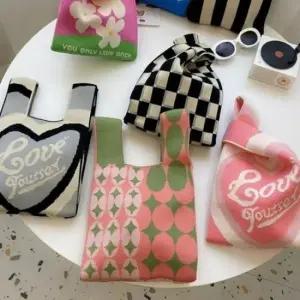 [패션] 간편 소지품 니트 미니 크로스백 토트 손목 스트랩 가방