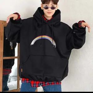 단독으로 입거나 셔츠에 레이어드해서 입어도 예쁜 레인보우 프린팅 모자달린 티셔츠