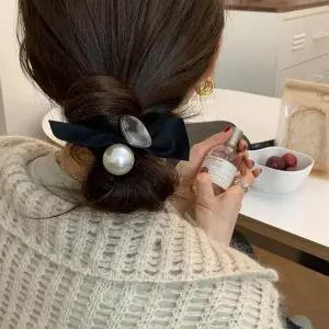 [셀러허브]진주리본헤어끈 / 진주스크런치 곱창머리끈 자개 리본 여성 곱창 헤어밴드 (S33267549)