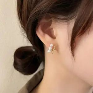 [아트박스]/다잇템 여성 스터드 패션 큐빅 실버침 귀걸이