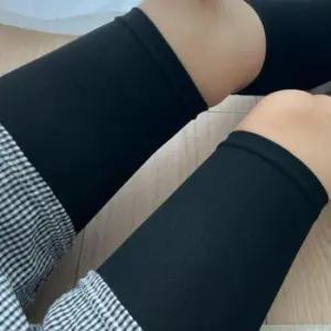 검정색 허벅지 압박 스타킹 수면용 다리 밴드