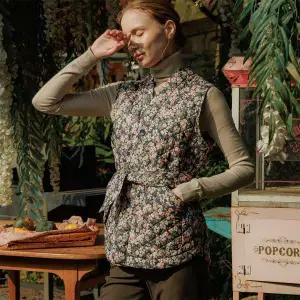 [라페어](김해점)엘레강스 플라워 벨티드 퀼팅 베스트 LWKKAVT0259-SF