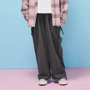 [에꼴리에] 여자 봄이월 원턱 와이드 스트랩 카고 바지(25C0281)