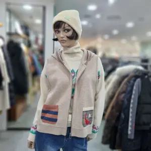 베네통/애플아울렛/모 100% 자수 퀼팅 후드 니트 베스트/BAKVA3561