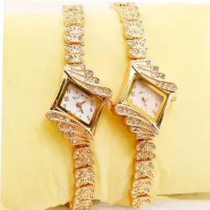 예쁜시계 골드 스퀘어 라인 큐빅 체인 여성시계 팔찌