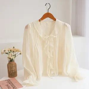 [잇수다] 린다지 리본 핀턱 프릴 브이넥 퍼프 봄 블라우스