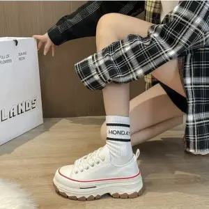 2컬러 스니커즈 편한 여성 키높이운동화 발 키높이 여성스니커즈 패션운동화