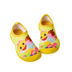 디저트먹는 아기상어 핑크퐁 아쿠아슈즈 아동용 발보호 계곡 스킨