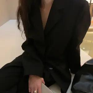 [메이비베이비] Dione Jacket (블랙)