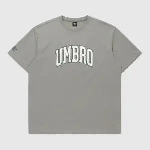 트렌드 레터링 오버핏 반팔 티셔츠 GREY KHAKI UR121CRS11 GKA0