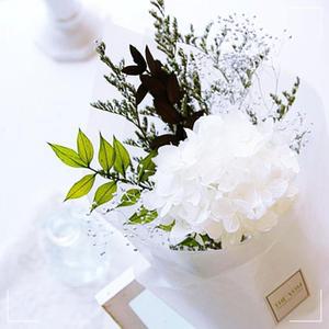 화이트수국 꽃다발 화이트데이선물 기념일선물 시들지않는꽃 크리스마스선물 미니다발 KW666269