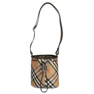 [버버리] 버킷 크로스 숄더백 8093804 LL MN DRAWSTRING BUCKET CJ1 버버리 체크 스몰버킷