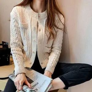 ( )봄가디건 가을가디건 오피스룩 크림 패션 꽈배기 럭셔리 가디건 봄가디건 여성 부드러운가디건 가을가디