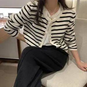 스트라이프 금장버튼 가디건 여성 봄 간절기 가디건 여성가디건 간절기가디건 봄가디건 이쁜가디건 가을가