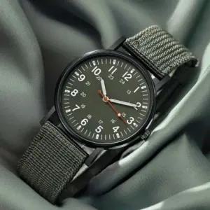 저소음 메탈 나토 스트랩 학생용 아날로그 손목 시계 군인 스타일