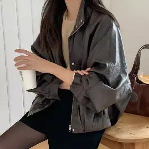 [코코블랑] 브레스 레더 블루종 자켓