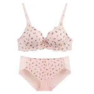 [롯데백화점]예스 핑크 플라워 나염 무드 여성브라 헴팬티세트YSWBB505YSWPB505