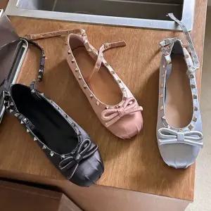여성 큐빅장식 리본장식 플랫슈즈 발목 끈 패션 슈즈 여성플랫슈즈 발편한플랫