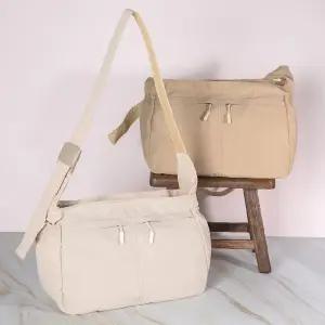 가벼운크로스백 해외가벼운크로스백 여행용 가방 해외여행슬링백 여성 보조 에코백 반달백 여권