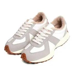 DWNEW-323 엔에이털운동화 WFDE22B