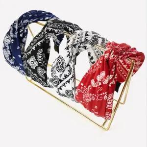 여성 여자 여학생 얼굴 작아보이는 터번 넓은 머리띠 넓은머리띠