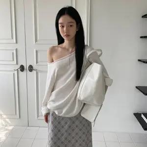 [메이비베이비] Athea Sweatshirt (2colors)