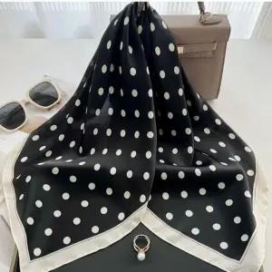 봄 가을 땡땡이 쁘띠스카프 목보호 사각스카프 실크 남자 봄 매는법 스카프