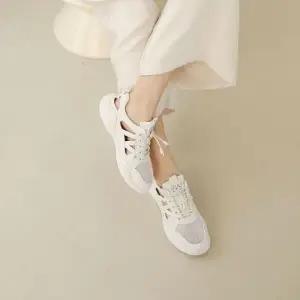 여성 봄 여름 데일리 트렌디 스니커즈 단화 운동화 여름신발 스니커즈 트렌디 봄신발 망사신발
