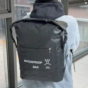 비알 25L 방수백팩 여행용 러닝백팩