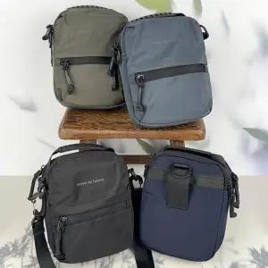 아웃도어 데일리 패션 크로스백 스타일 캐주얼한 남성