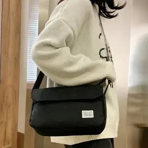 간편한 가방 가방 학생 크로스백 블랙 심플한 남여