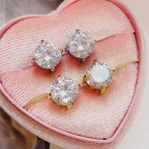 [써지컬스틸] 4프롱 8mm 큐빅 귀걸이