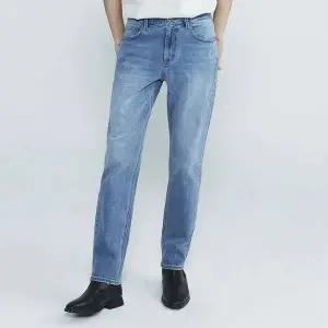 [롯데백화점]버커루 남성 크롭 레귤러 테이퍼드핏 데님 팬츠 B235DP311P