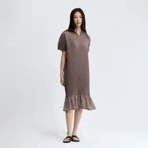 [플리츠미](대구신세계)지그재그 핸드 플리츠 트임 원피스_PPOPM025023