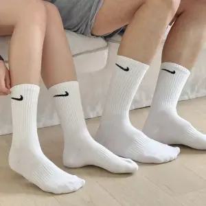 나이키 에브리데이 라이트웨이트 크루 삭스 3팩