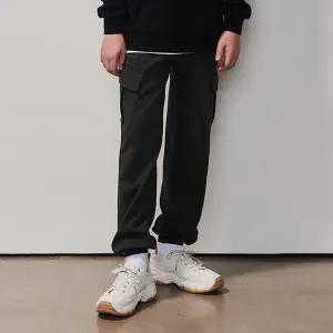 [에꼴리에] 남자 봄이월 특양면 사선카고 조거바지(25A0205)