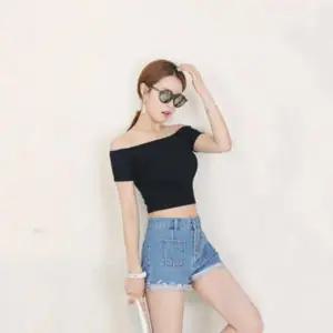 입술넥티 오프숄더 반팔티 슬림 티셔츠 여성 이너 (WFK33RY)