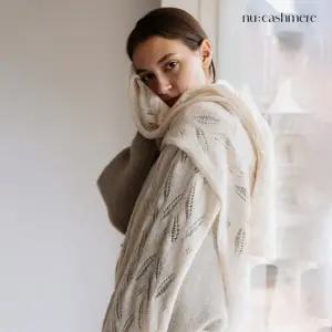 [런칭가 129000원]누캐시미어 25FW 캐시미어100 레이스숄
