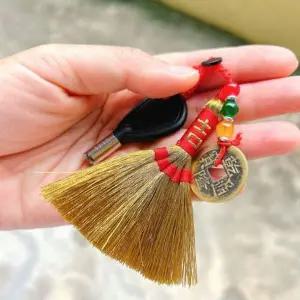 [하프클럽/]돈 착착 쓸어담는 황금 빗자루 키링