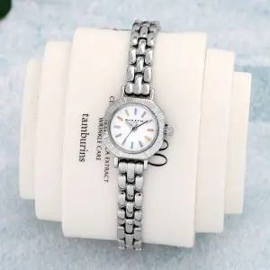 [올리비아버튼] OB16CC52 육각 미니 사이즈 실버 정장 여자 메탈 시계 d