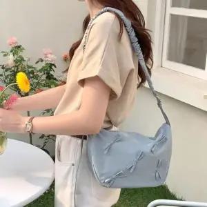 곱창끈 스트랩 크로스 숄더백 MT22305 마띠에르가방 여성핸드백 여성숄더백 여성캐주얼가방