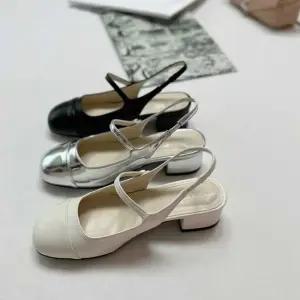 스티치 포인트 둥근 앞코 버튼 스트랩 플랫슈즈 플렛슈즈 메리제인슈즈 리본플랫