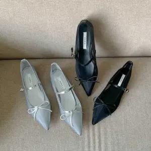 뾰족코 리본포인트 시스루 플랫슈즈 원스트랩 버클 여성플랫슈즈 발편한플랫