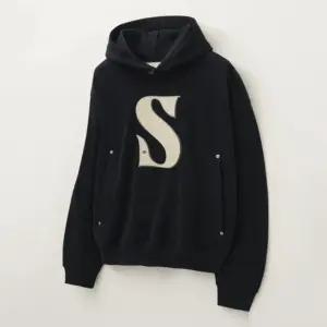 아플리케 포켓 로고 후드 379656